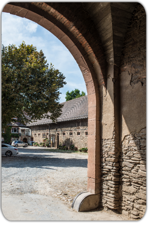 Hofeinfahrt Hof Hauenstein